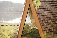 The Sprite Cabin. Треугольные окна. Изображение © Arch-Exist