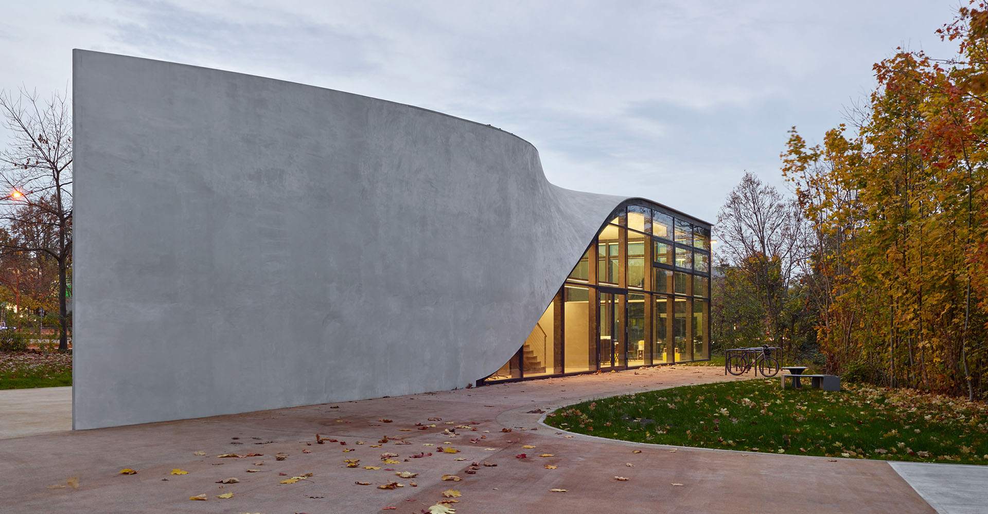 Инновационные материалы: в Германии построено первое в мире здание из углеродистого бетона