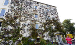 Bike shop Fahrradhof Altlandsberg. : en.people.cn