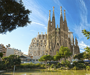 Sagrada Familia - самый известный долгострой в современной истории /// ОСОБАЯ АРХИТЕКТУРА