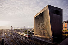 Главная сигнальная башня железных дорог Базеля. Фото©Richard Anderson