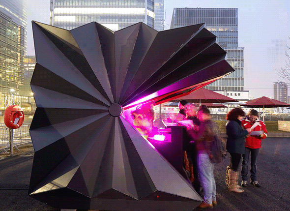 Оригами-киоск - кинетический арт-объект в Лондоне