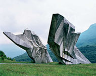 The Battle of Sutjeska Memorial Monument Complex. : jugoslovo.com