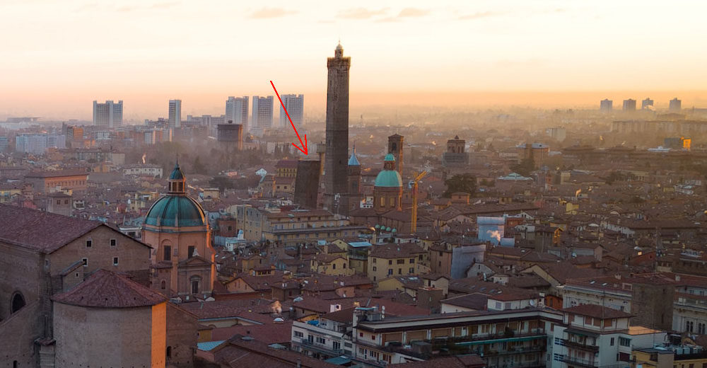 В Италии спасают падающую башню Гаризенда: мнение инженера