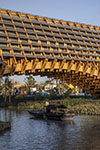 Timber Bridge in Gulou Waterfront. Алюминиевые пластины. Фото © Jin Weiqi