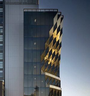 "Здание без тени". Зачем башне Solar Carve призматический стеклянный фасад?