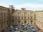 Дворик Сан-Дамазо - двор папского дворца в Ватикане. Рим, Италия. Донато Браманте