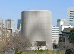 Государственный мемориальный музей Сёва. Токио, Япония (1999 г.). Кионори Кикутаке (Киёнори Кикутакэ).