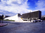 Здание Трудового совета Бобиньи. Бобиньи, Франция. 1972 г. Оскар Нимейер