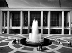 1967 Линкольн-центр Театра штата Нью-Йорк (Lincoln Center for the Performing Arts), Нью-Йорк, США (совместно с Richard Foster Architects), Филип Джонсон