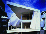 Шигеру Бан. Дом с занавесями (Curtain Wall House). Итабаси, Токио, Япония. 1995 г. 