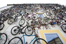 Bike shop Fahrradhof Altlandsberg. Фото: whenonearth.net