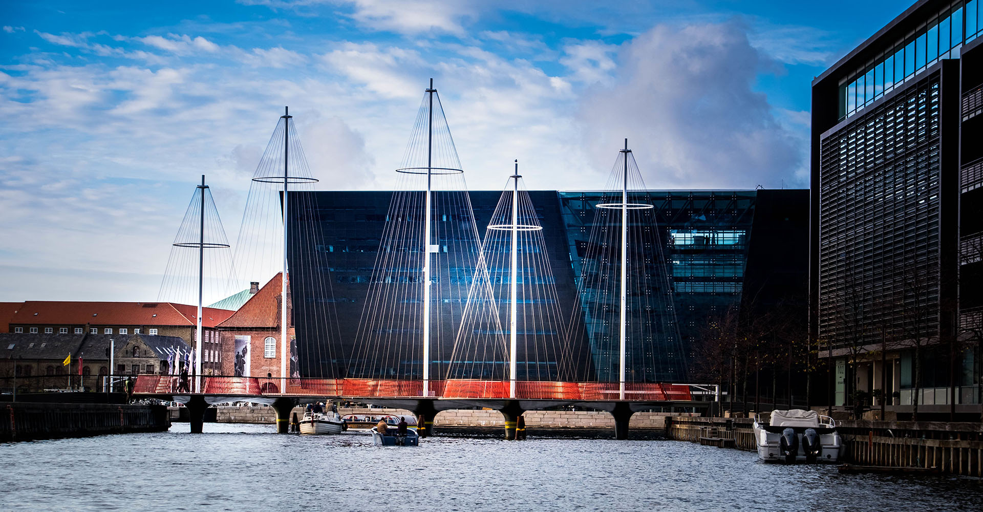 Поворотный мост Cirkelbroen - кинетическая архитектура, помогающая переосмыслить городское пространство